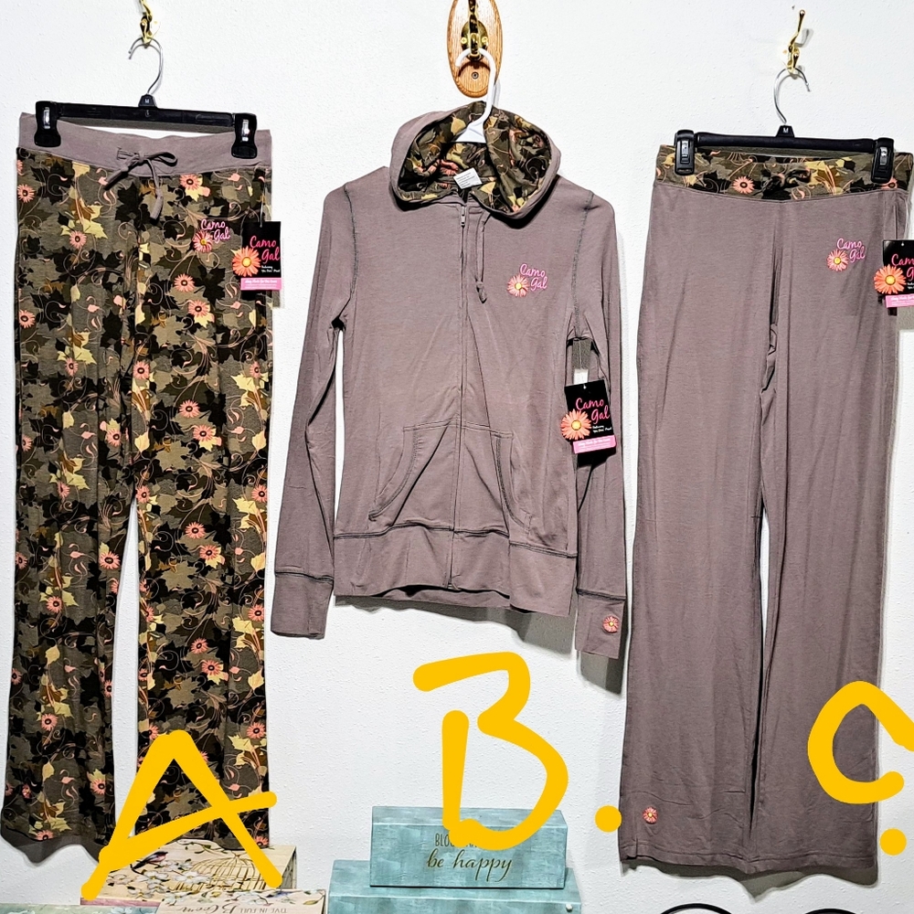 Camo Gal yoga pants n jacket, All 3 pieces for $23 sz. sm - Picture 2 of 11